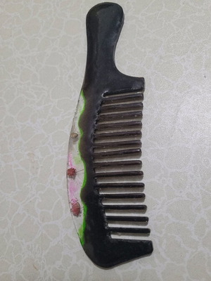 Resin comb like new