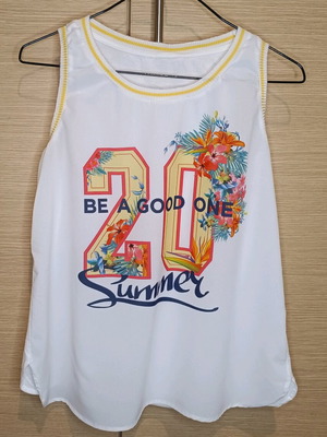 Top with nice print, size small, like new, multicolor