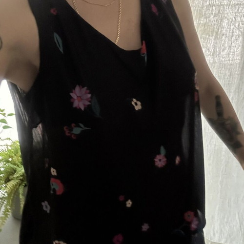 Black Floral Sleeveless Top like new, colorful print, size M