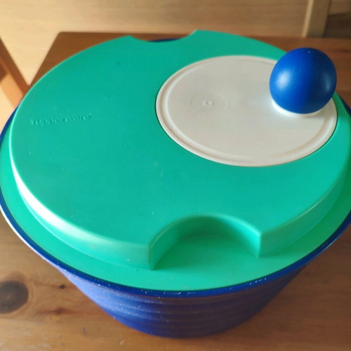 Vintage Tupperware Carousel Salad Bowl 3in1 like new