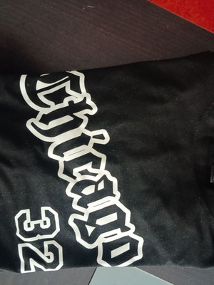 Mako black t-shirt like new, sizes L and XL