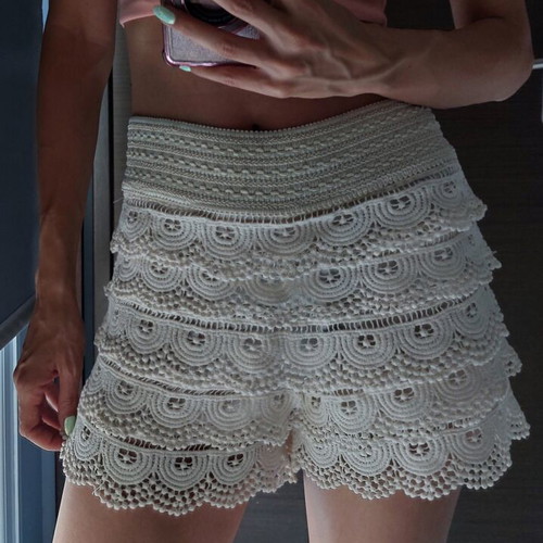Boho lace shorts M/L used, beige with satin lining