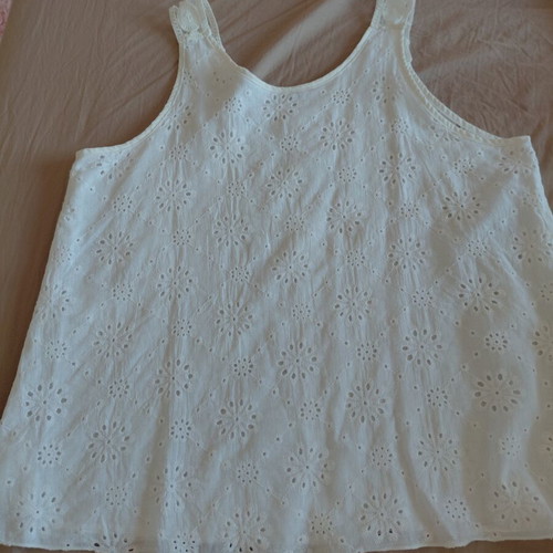 Women's sleeveless cotton top with cutwork design, white, size XL