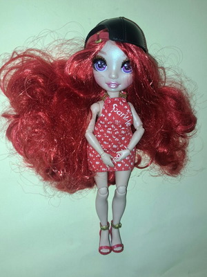 Rainbow High Ruby Anderson 2000 doll like new