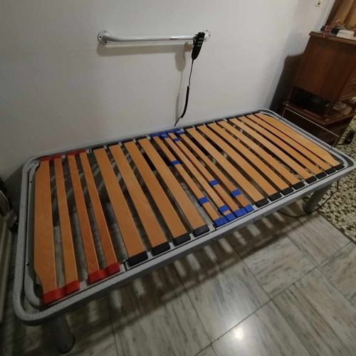 Medical reclining bed like new with remote control