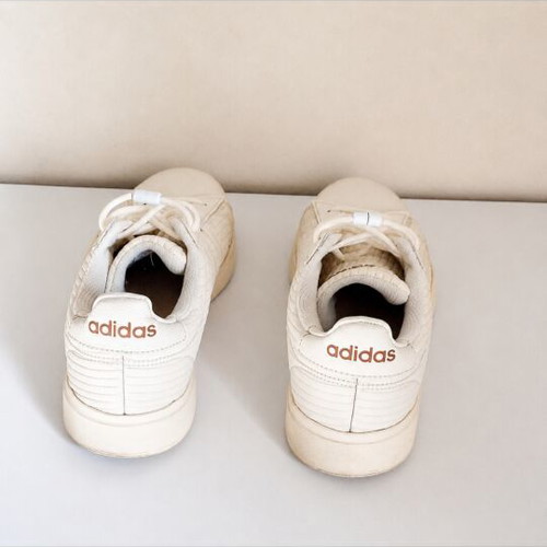 Adidas Cloud Foam Comfort Sneakers Off-White Size 41 1/3 Like New