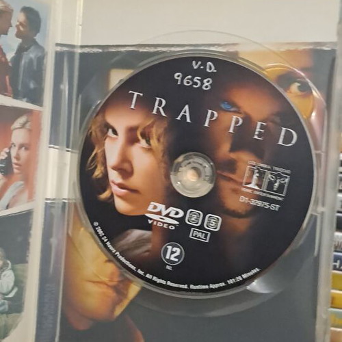 Trapped DVD σαν καινούργιο, κοινωνικό θρίλερ με υπότιτλους