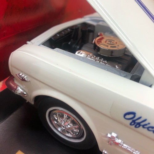 Ford Mustang Blanc "Indianapolis 500 Pace Car" 1964 Mira used 1/18 model