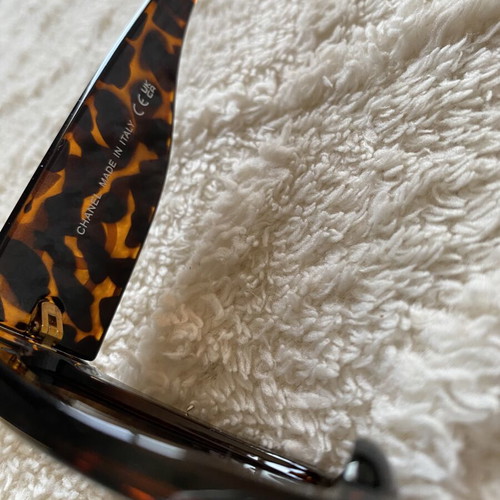 Chanel sunglasses tortoise with brown lenses like new