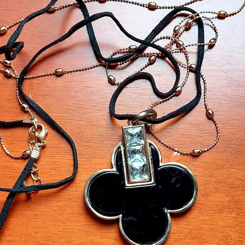Pendant with four-leaf clover design like new, black and silver