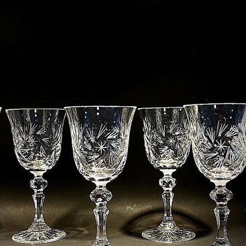 Set of 4 crystal wine glasses with pinwheel engraving new