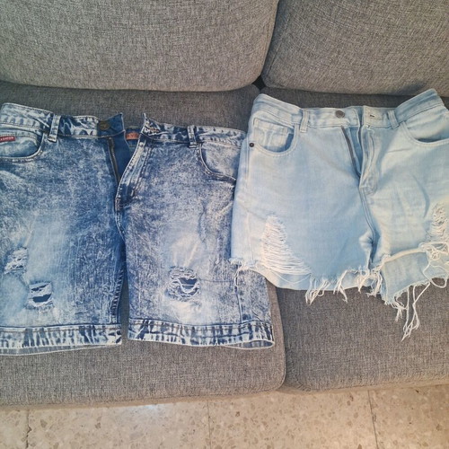 Set of 2 denim shorts and 1 black blouse