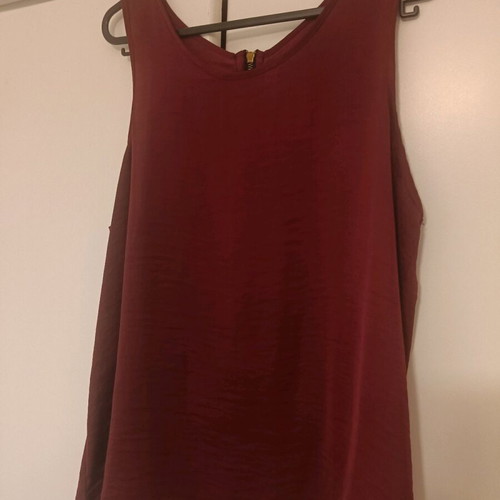 Stradivarius blouses like new, pack of 2, burgundy and green