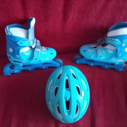 Children's roller skates set 2008 used, adjustable size with helmet, 3 pieces