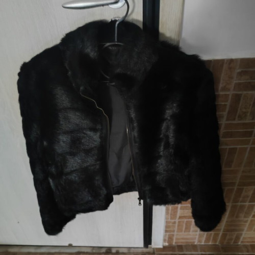Short women's jacket with synthetic fur and zipper, size Large