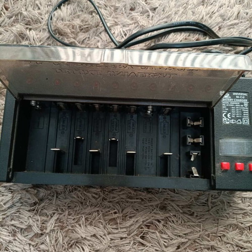 Multicharger for Various Batteries like new