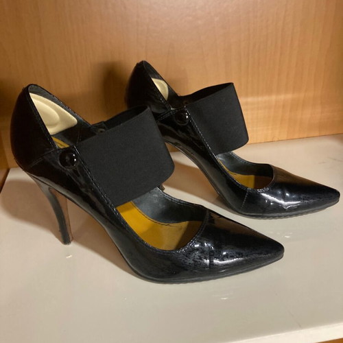 Logan shoes used, black pumps size 38, heel tips need replacement
