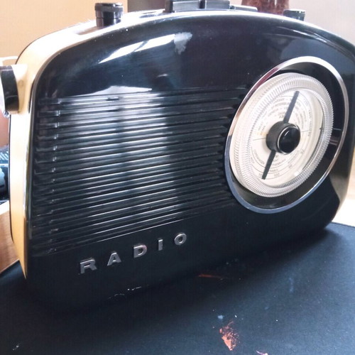 Radio used, Chinese, clear reception, 32x22 cm