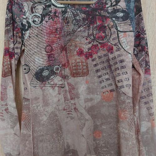 Rakevsky women's long-sleeve top Small beige like new with stones