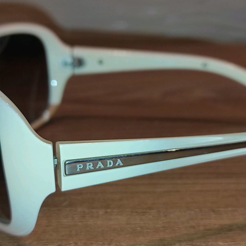 Γυαλιά ηλίου Prada μεταχειρισμένα, άσπρο - εκρού