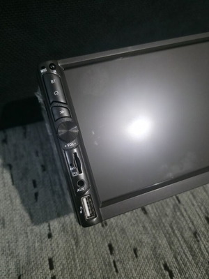 Car radio screen with Android Auto and CarPlay