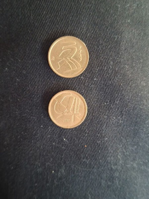 Set of 2 Spanish 5 Pesetas coins like new