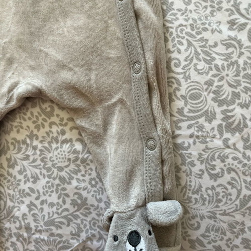 Baby bodysuit 1-2M like new