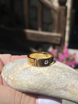 Cartierr ring used, stylish and beautiful