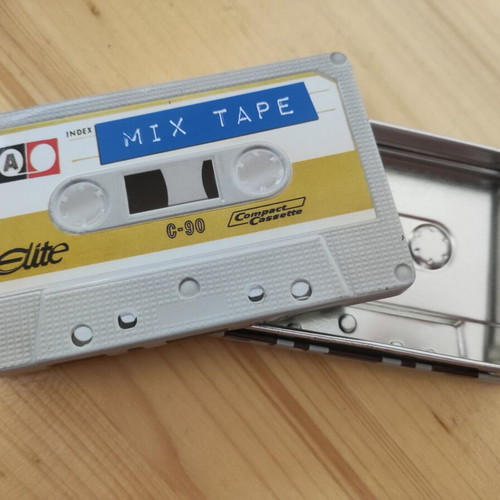 Metal box like new, cassette size, collectible