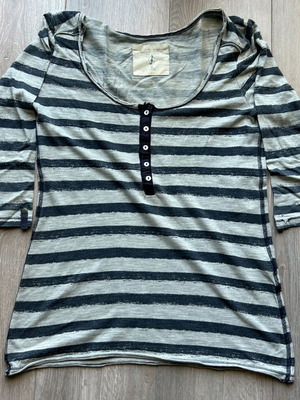 Stradivarius women's top like new, blue patterned, size S