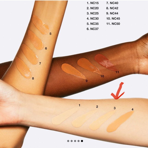 Mac Foundation NC25 Waterweight like new with SPF 30