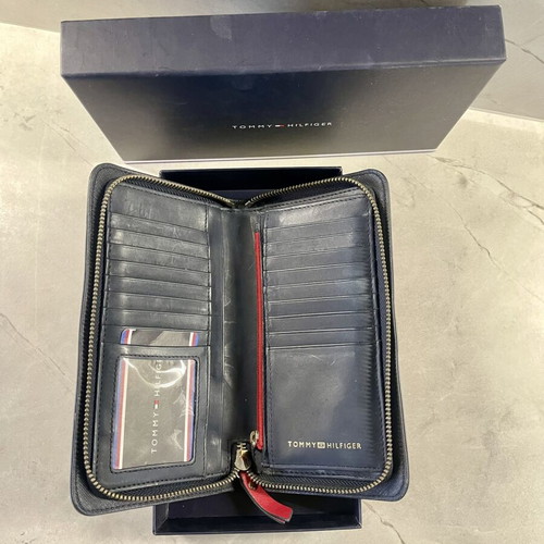 Tommy Hilfiger red faux leather wallet like new