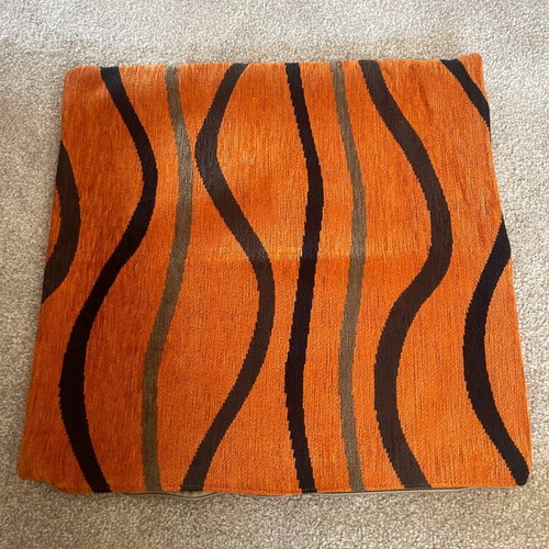 Cushion cover 40x40 like new with zipper for decorative sofa pillow