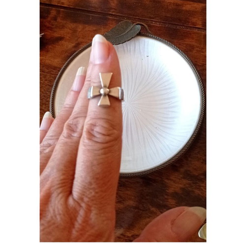 Vintage 925 silver ring cross-shaped like new