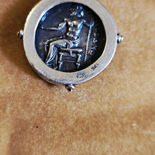 Set of coin replica pendants with 585 gold and silver like new