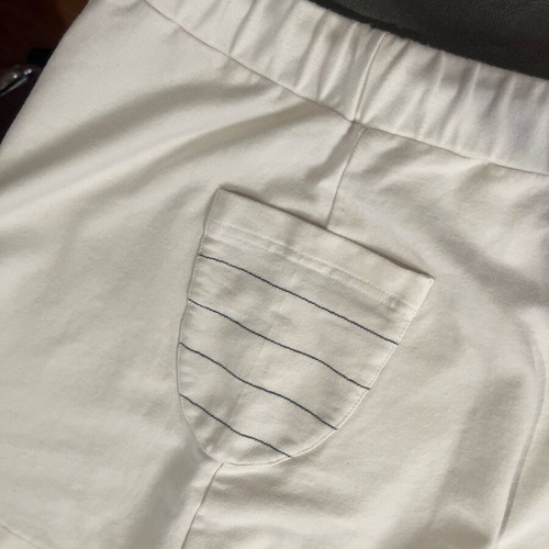 Mini summer skirt fleece size L like new, white