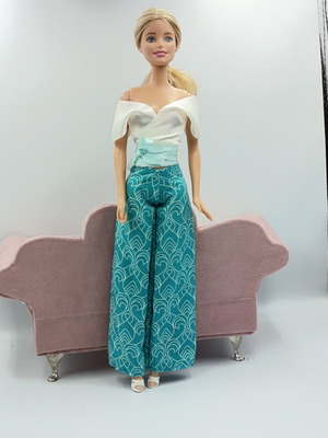 Doll clothes fashion set like new with pants, blouse and shoes