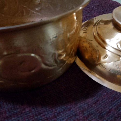Copper decorative vessel with lid like new, embossed design