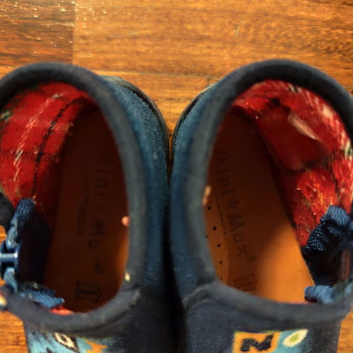 Mini Max slippers size 23 like new, blue and green