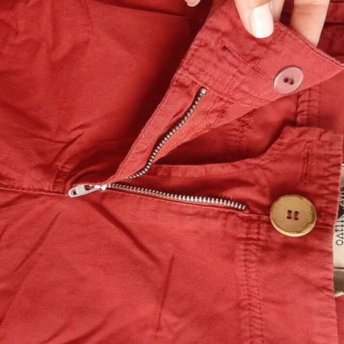 Attrattivo cotton shorts like new, size L, red