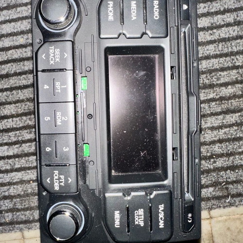 Kia Rio 2014 factory sound system like new