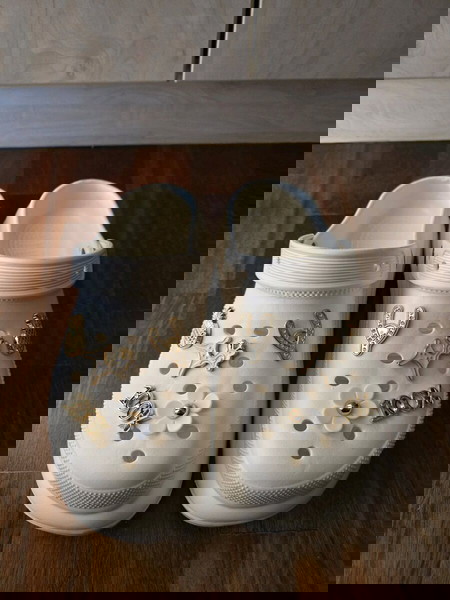 Σαμπώ τύπου Crocs