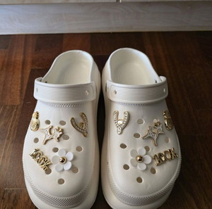 Σαμπώ τύπου Crocs