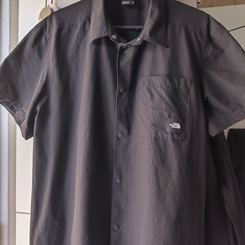 The North Face men's shirt XL black new, breathable stretch fabric