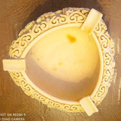 Resin vase and ashtray set like new, 2 pieces