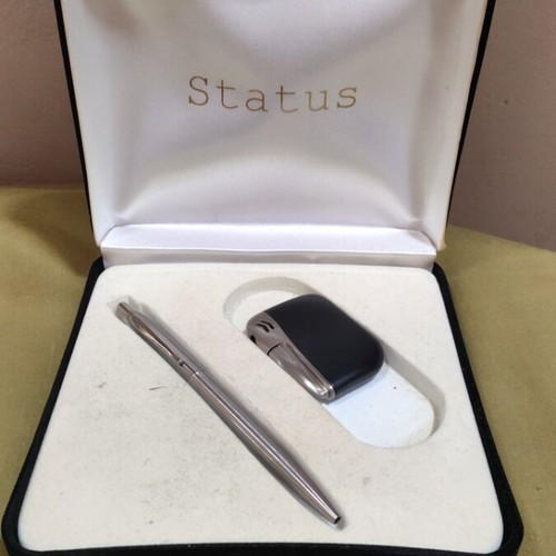 Pen and lighter gift set like new