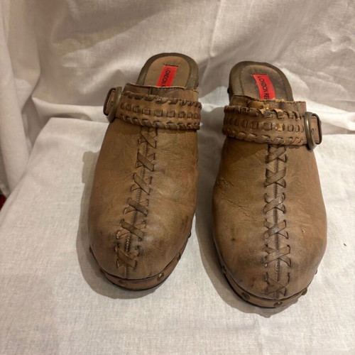Women's beige clogs size 39 high heels like new
