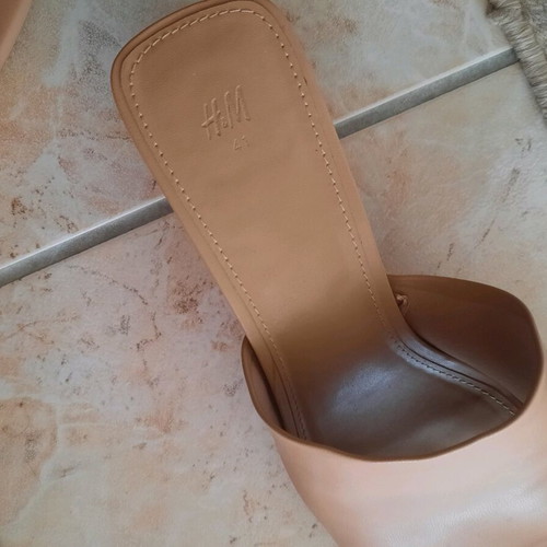 Mules with kitten heel H&M like new, beige