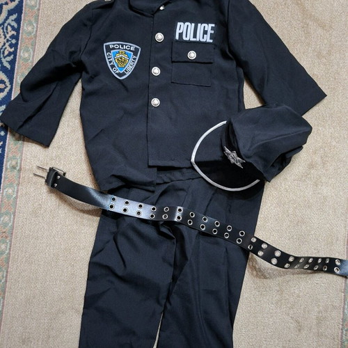 Police costume for 6 years like new with hat and belt