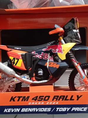 Maisto Red Bull KTM 450 Rally Dakar model new